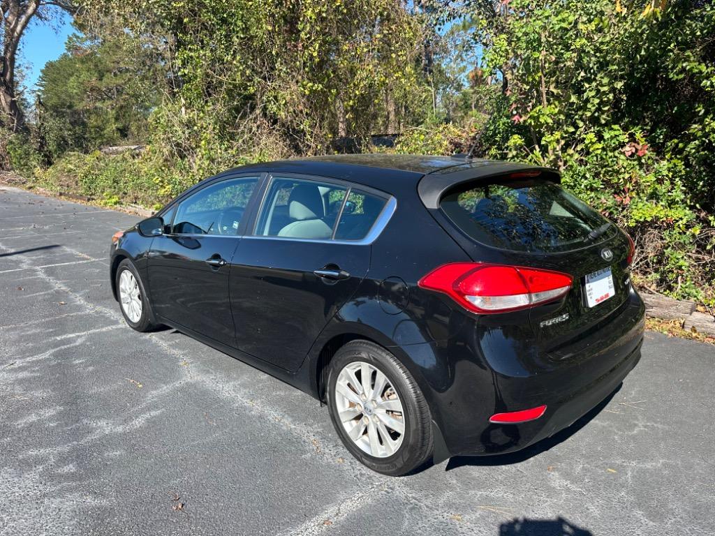 2015 Kia Forte - $9,375