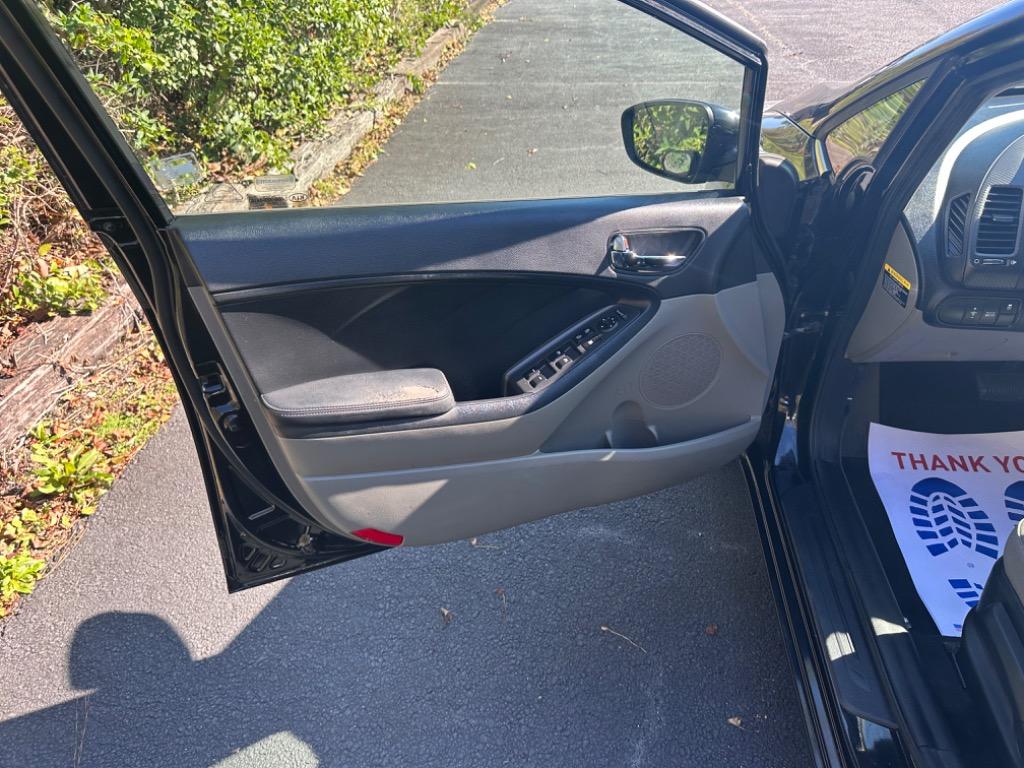2015 Kia Forte - $9,375