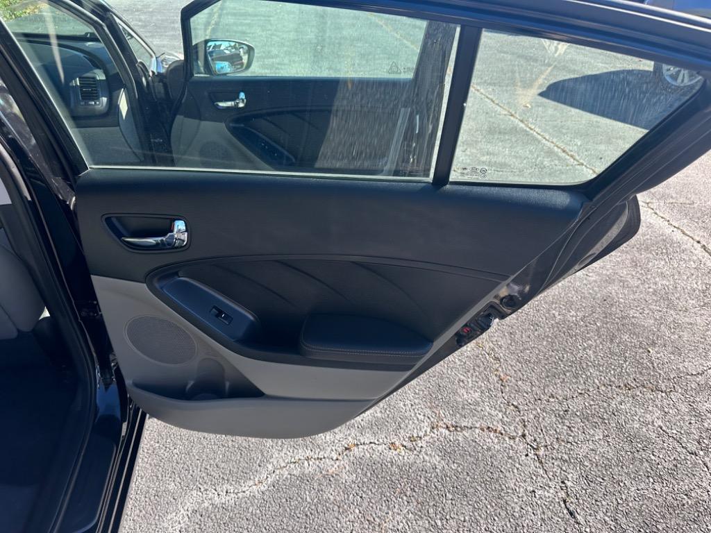 2015 Kia Forte - $9,375