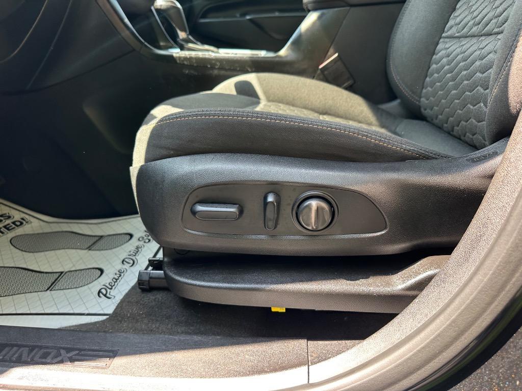 2018 Chevrolet Equinox LT photo