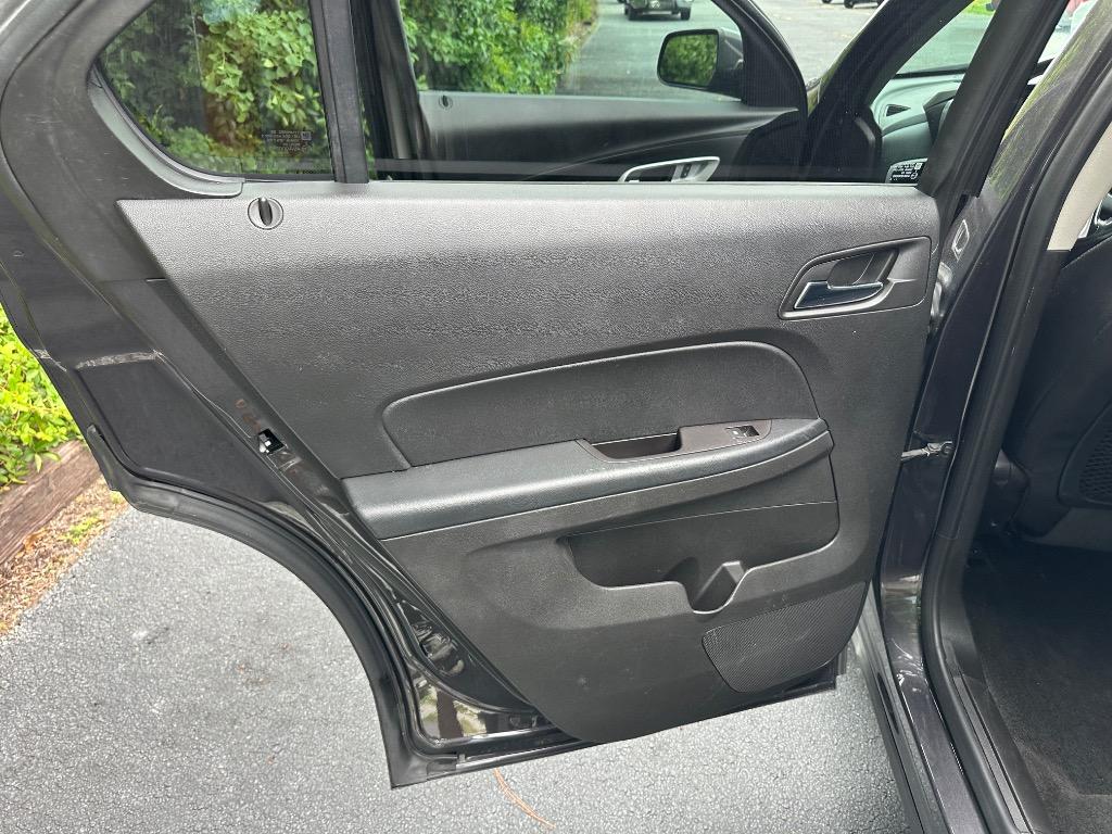 2015 Chevrolet Equinox - $9,475