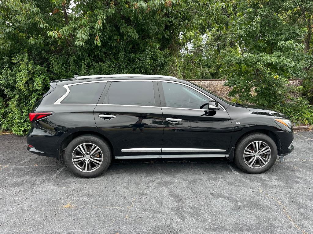 2017 INFINITI QX60 - $8,950