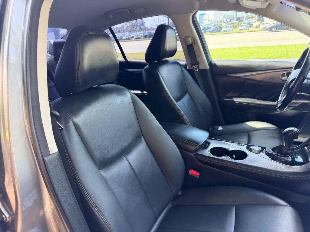 2015 INFINITI Q50 - $11,950