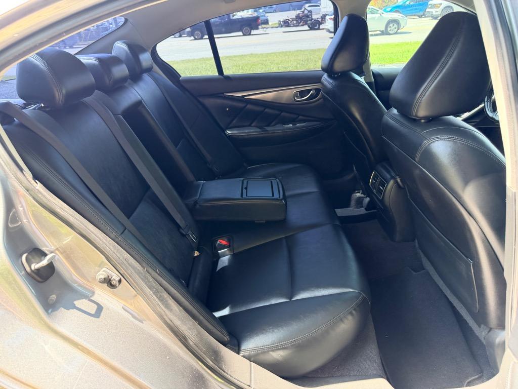 2015 INFINITI Q50 - $11,950