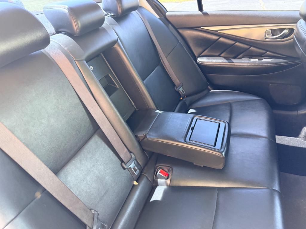 2015 INFINITI Q50 - $11,950