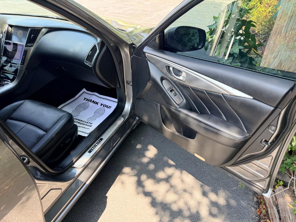 2015 INFINITI Q50 - $11,950