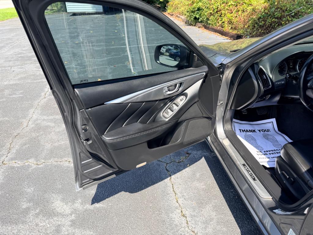 2015 INFINITI Q50 - $11,950