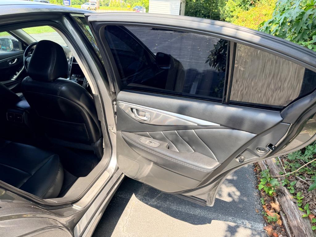 2015 INFINITI Q50 - $11,950