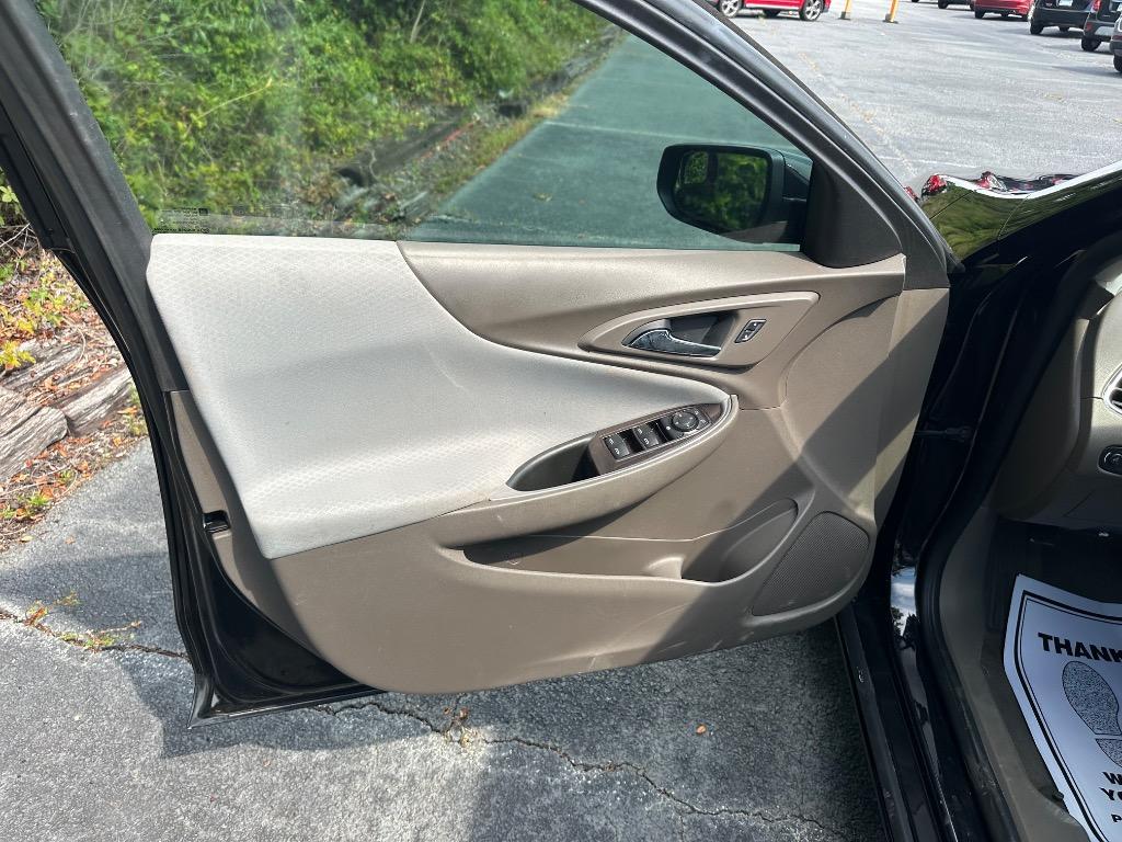 2019 Chevrolet Malibu - $12,950