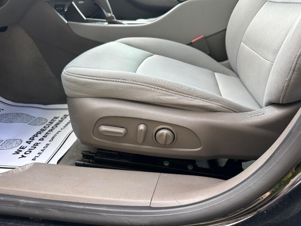 2019 Chevrolet Malibu - $12,950