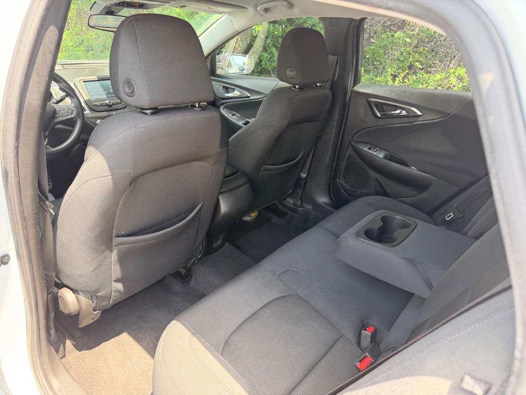 2016 Chevrolet Malibu - $10,250