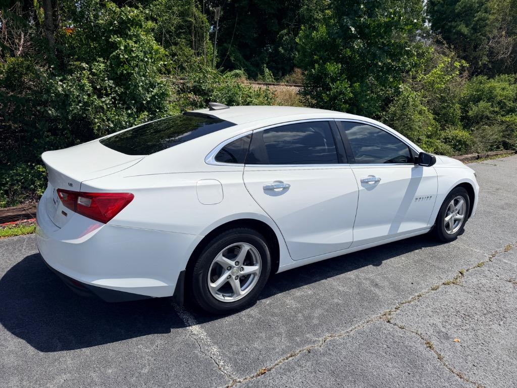 2016 Chevrolet Malibu - $10,250