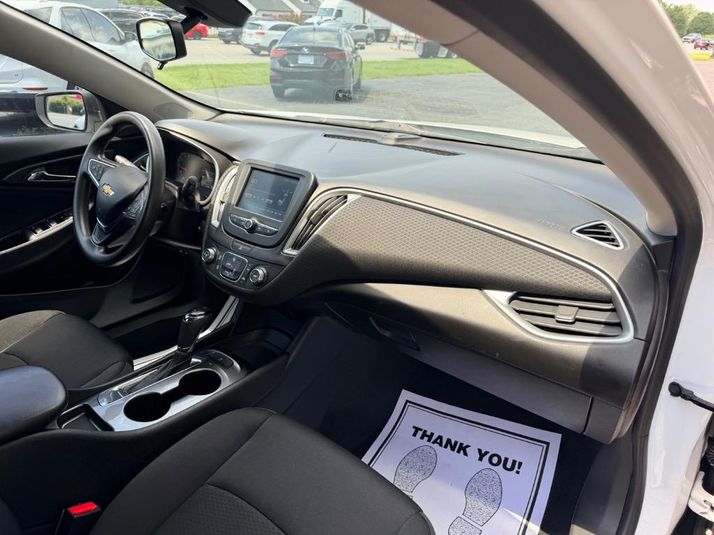 2016 Chevrolet Malibu - $10,250