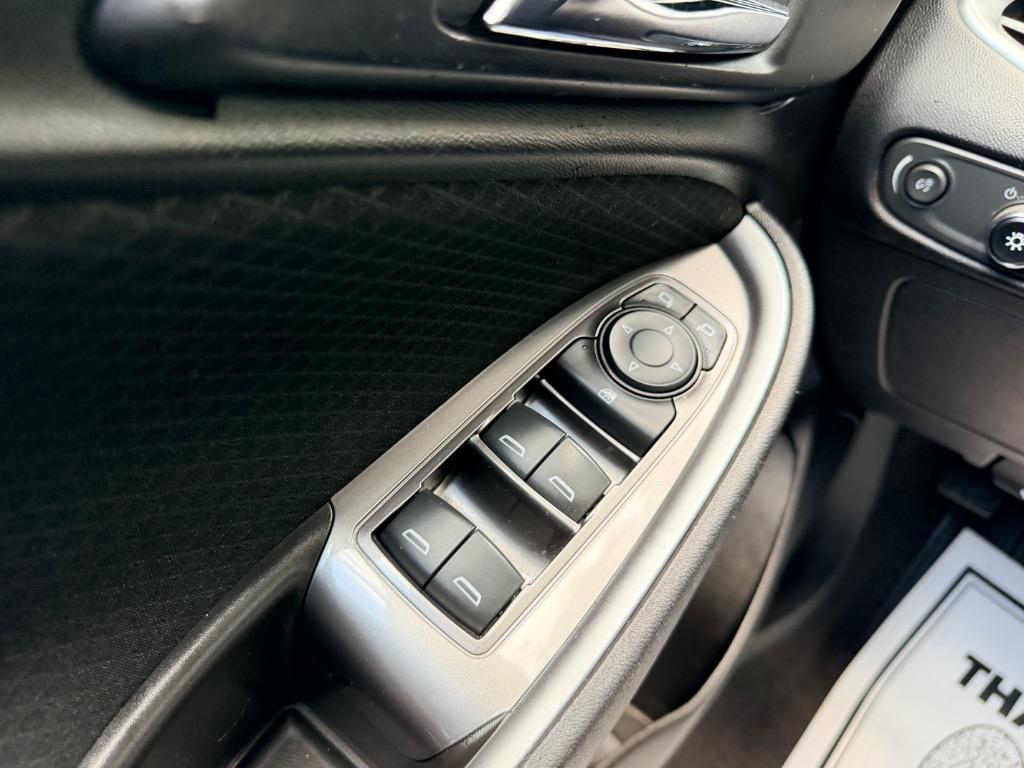 2016 Chevrolet Malibu - $10,250