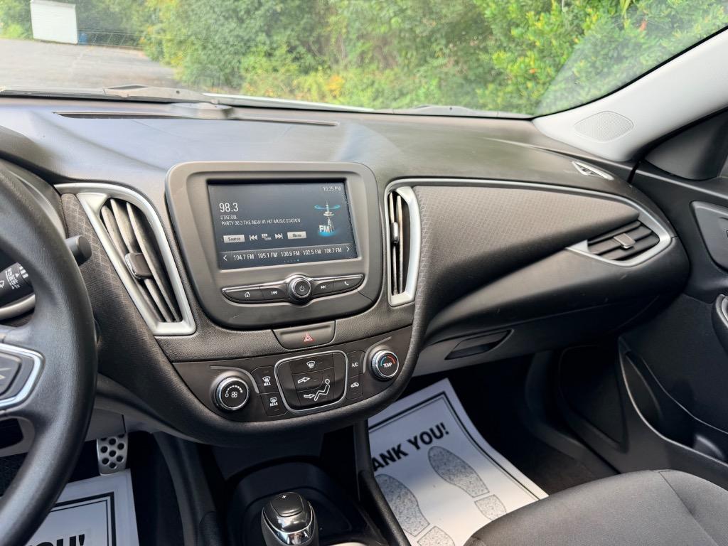 2016 Chevrolet Malibu - $10,250