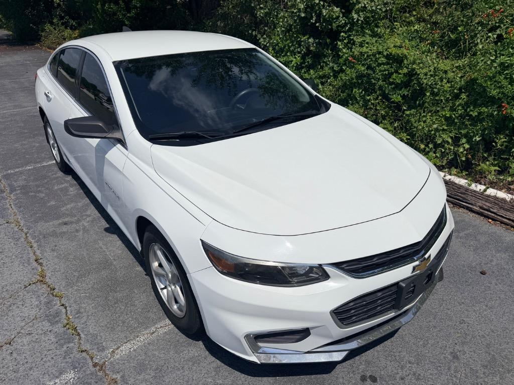 2016 Chevrolet Malibu - $10,250