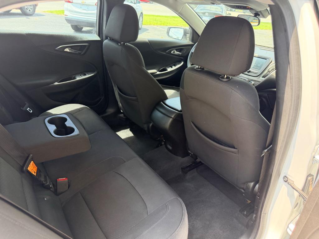 2016 Chevrolet Malibu - $10,250