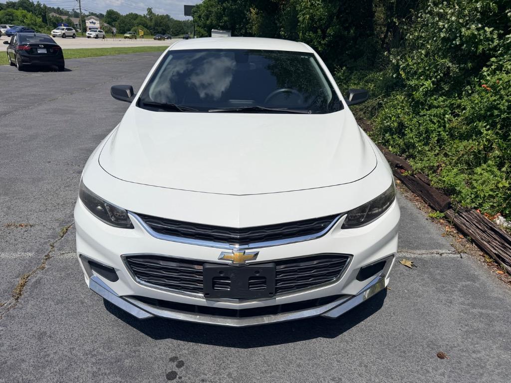 2016 Chevrolet Malibu - $10,250