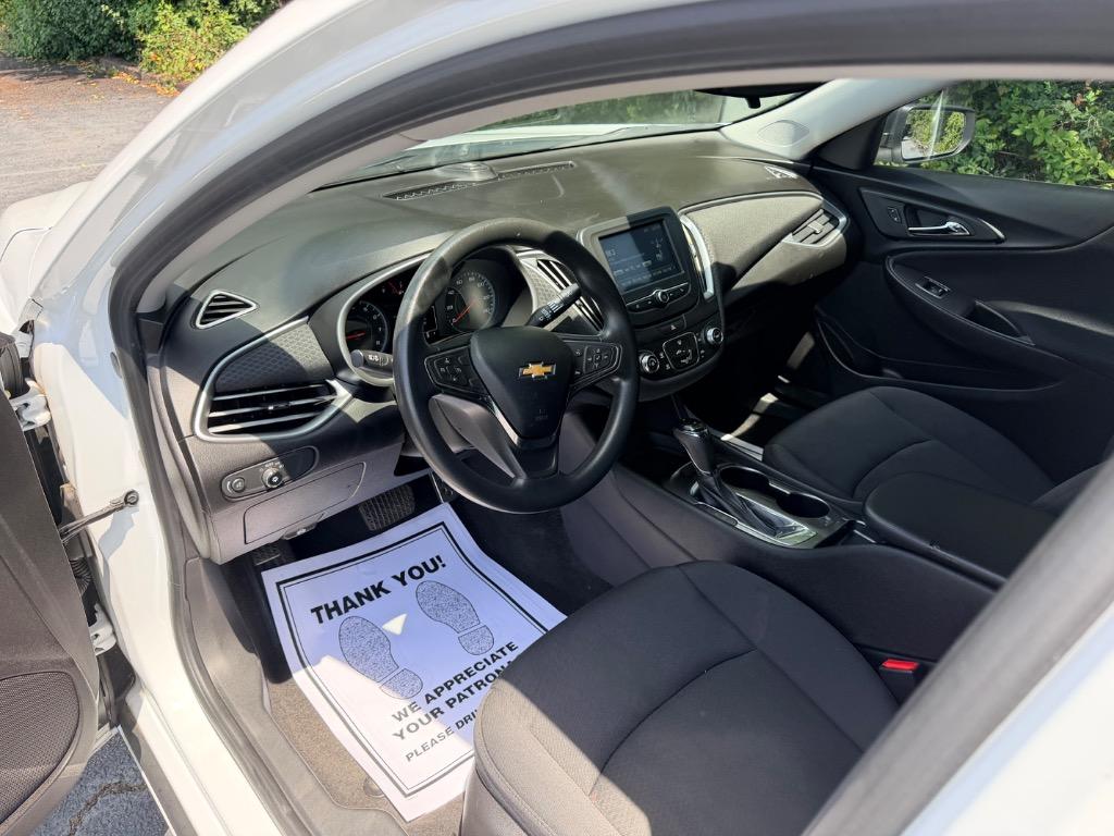 2016 Chevrolet Malibu - $10,250
