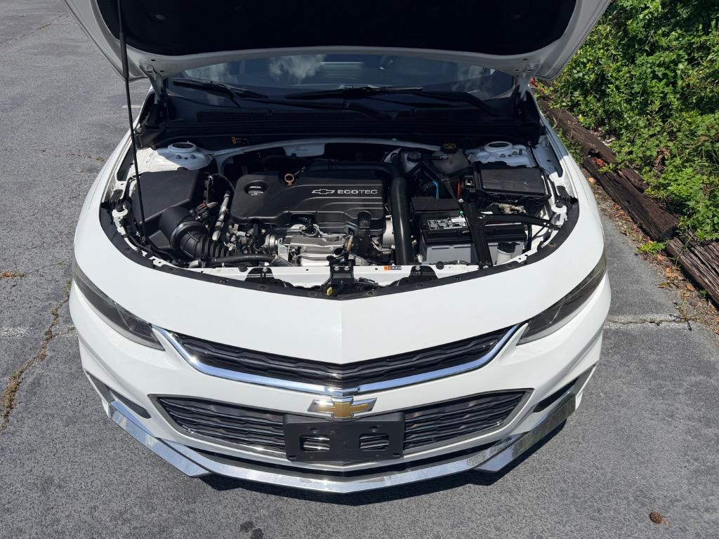 2016 Chevrolet Malibu - $10,250