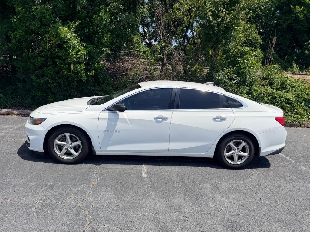 2016 Chevrolet Malibu - $10,250