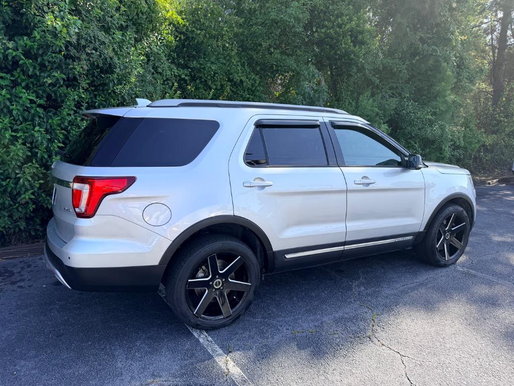 2017 Ford Explorer - $13,950