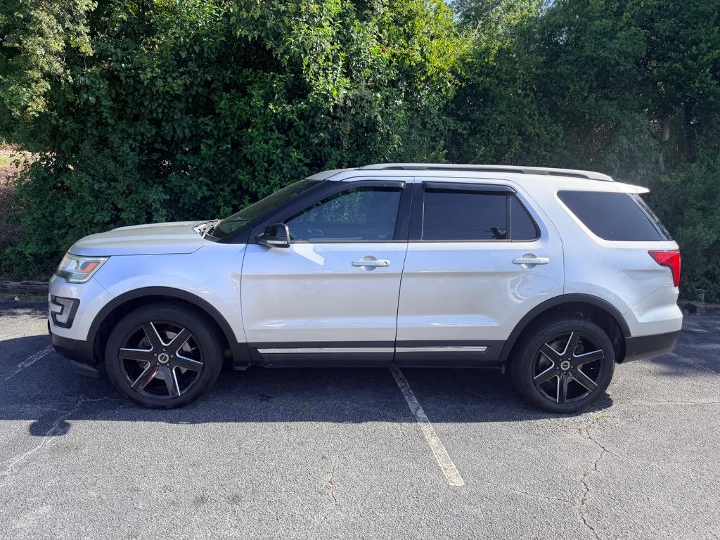 2017 Ford Explorer - $13,950