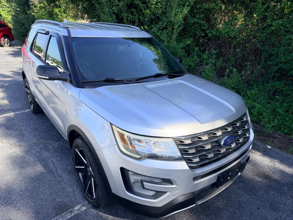 2017 Ford Explorer - $13,950