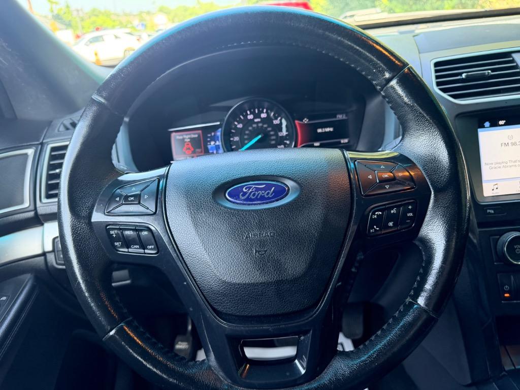 2017 Ford Explorer - $13,950