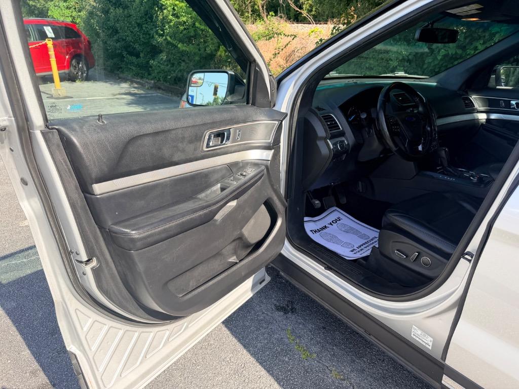 2017 Ford Explorer - $13,950