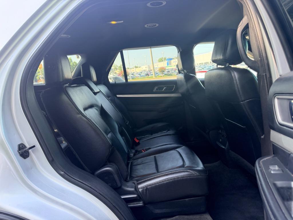 2017 Ford Explorer - $13,950
