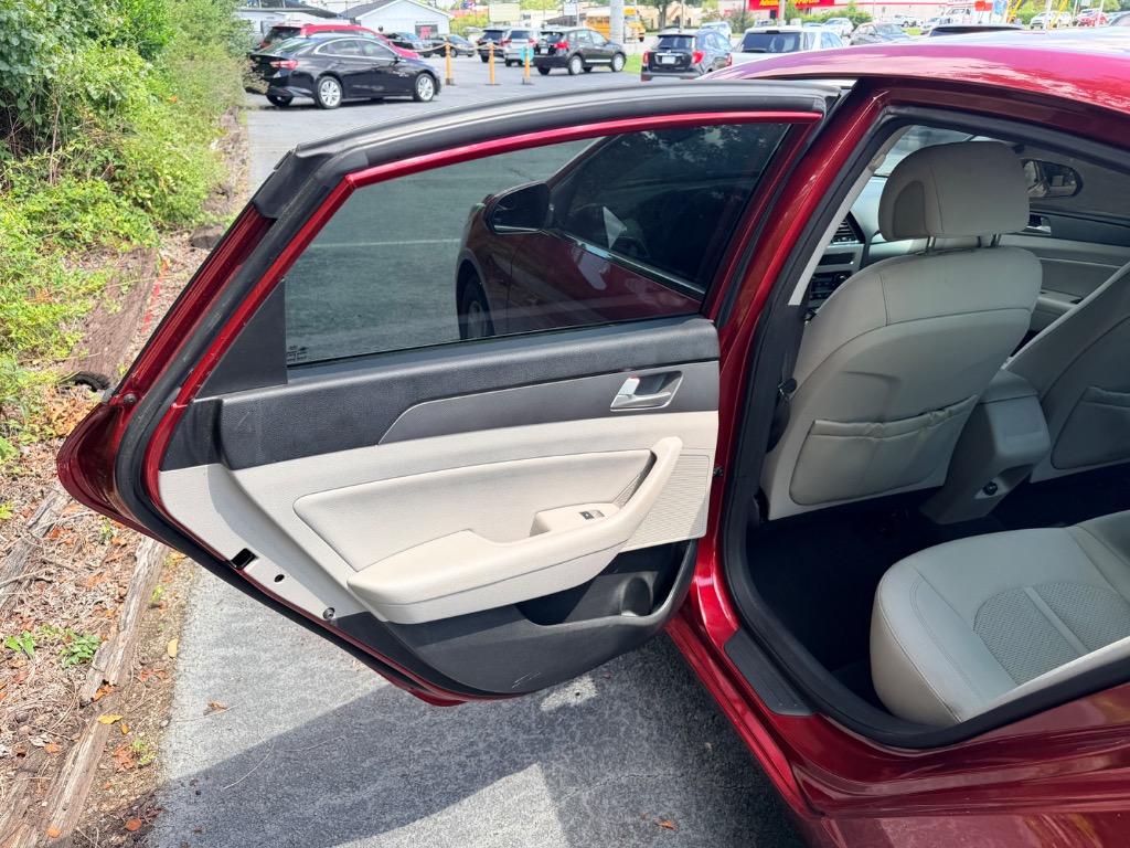 2015 Hyundai Sonata - $10,950