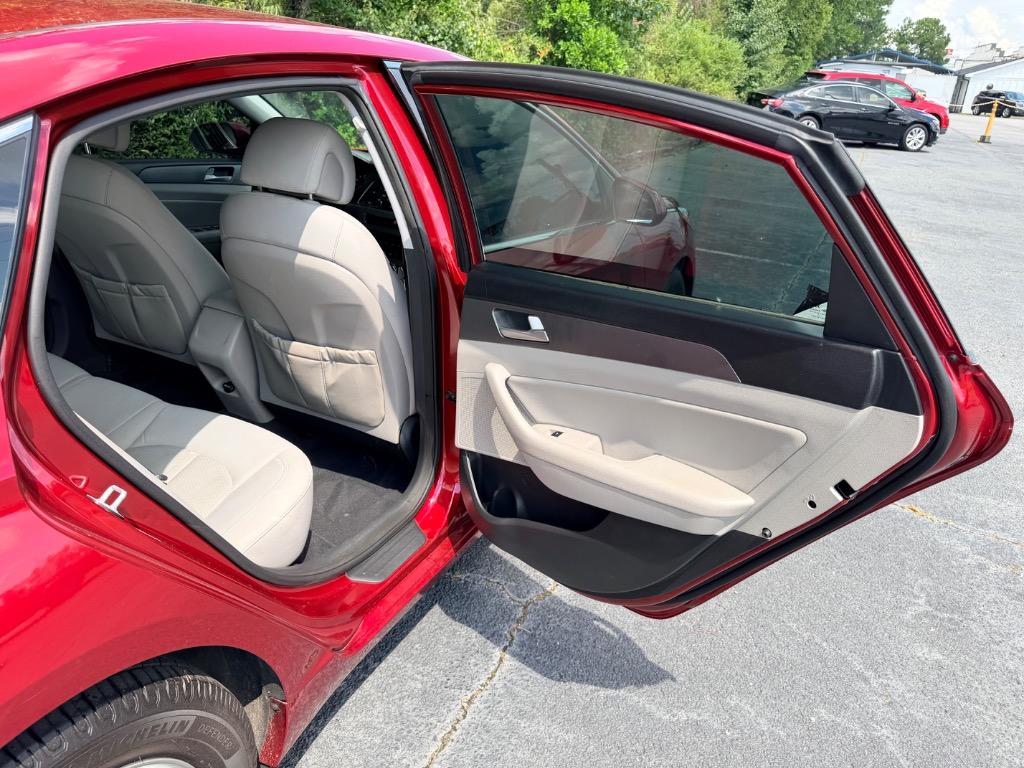 2015 Hyundai Sonata - $10,950