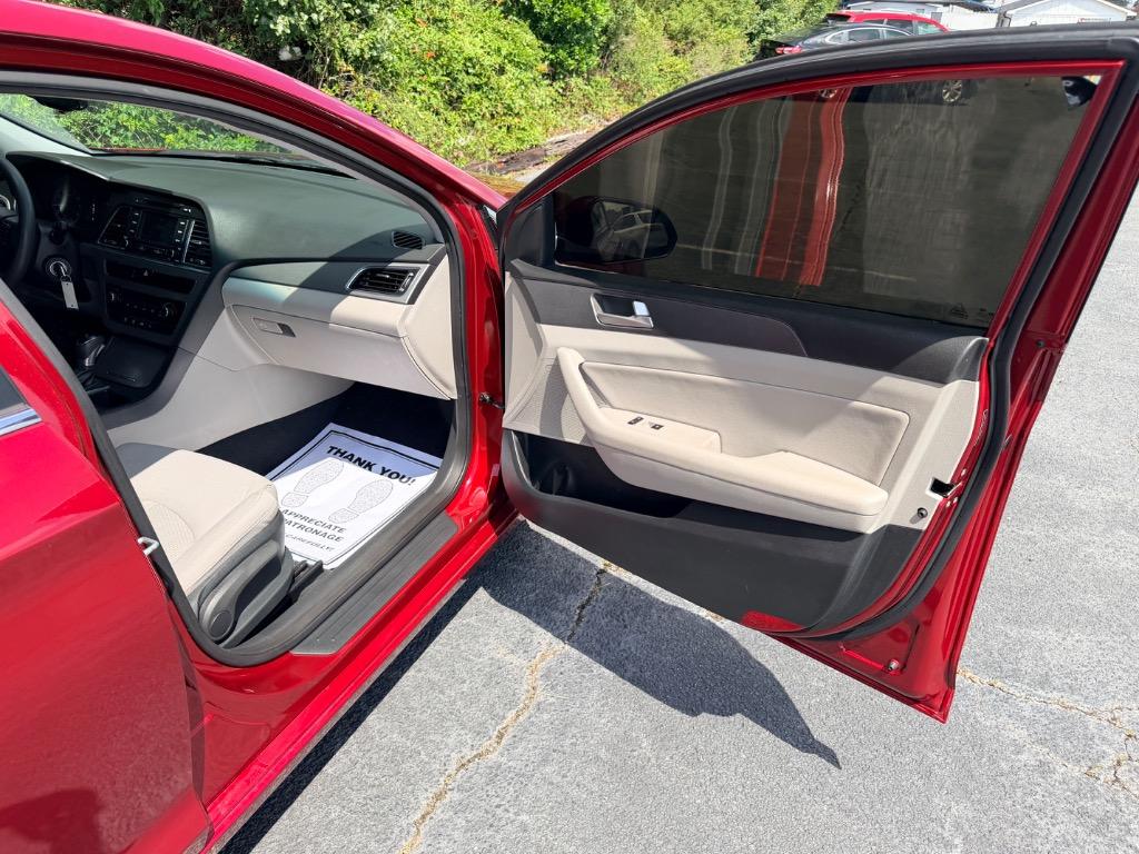 2015 Hyundai Sonata - $10,950