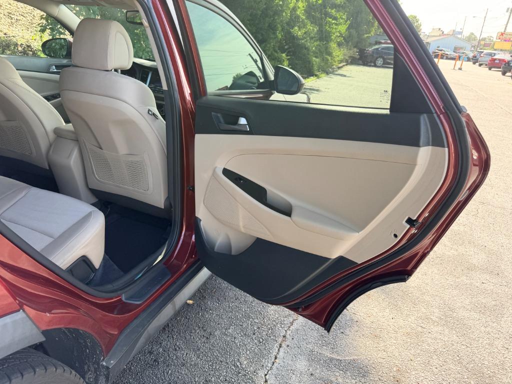 2016 Hyundai Tucson - $10,950
