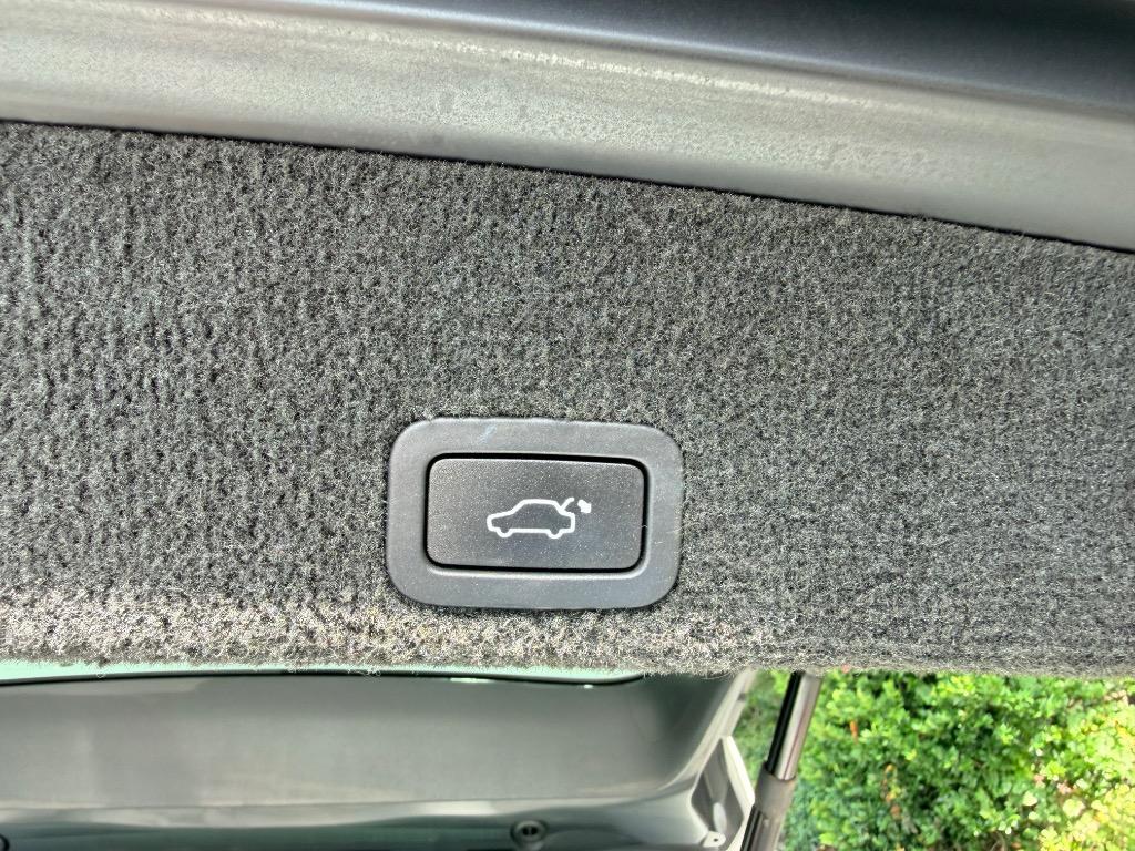 2016 Volvo XC60 - $7,850