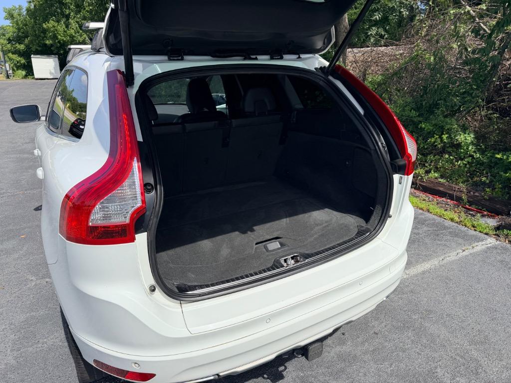 2016 Volvo XC60 - $7,850