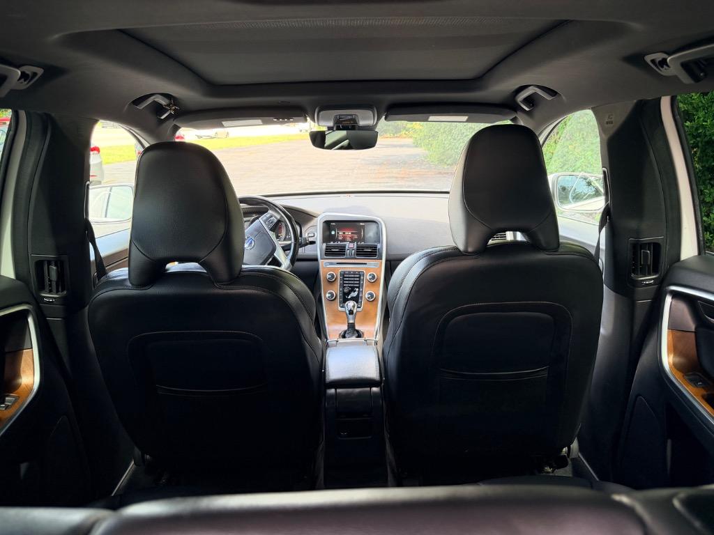 2016 Volvo XC60 - $7,850