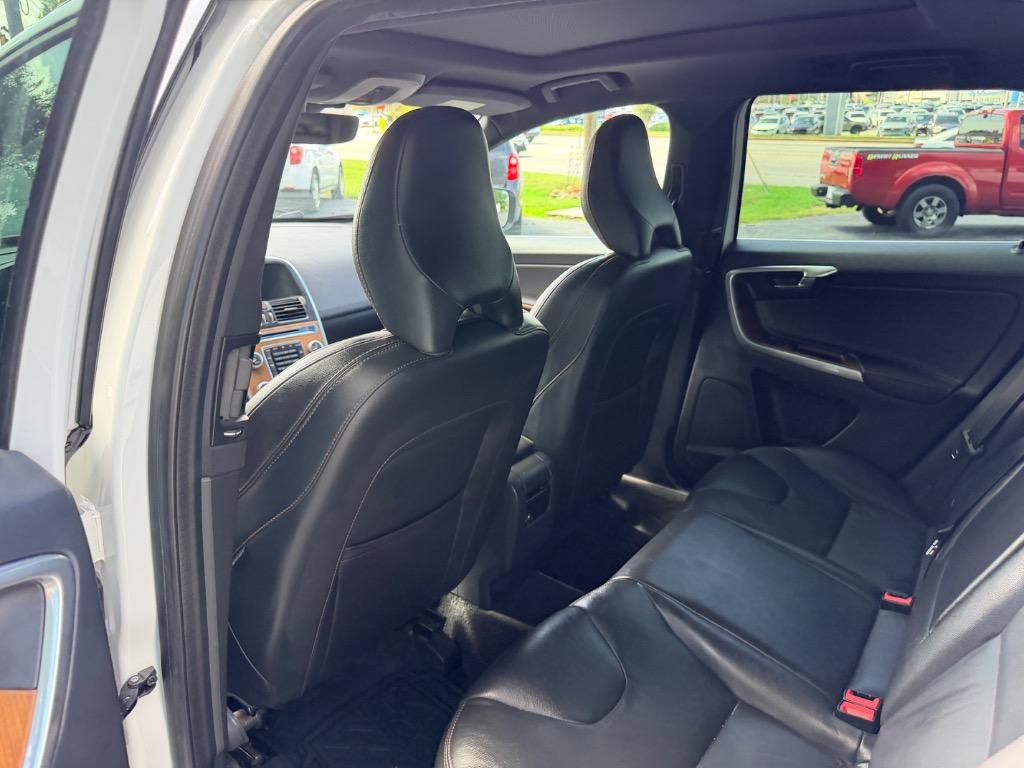 2016 Volvo XC60 - $7,850