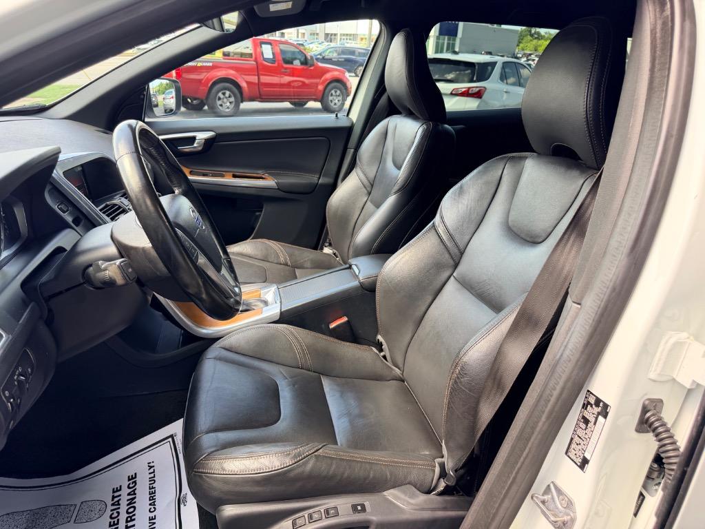 2016 Volvo XC60 - $7,850