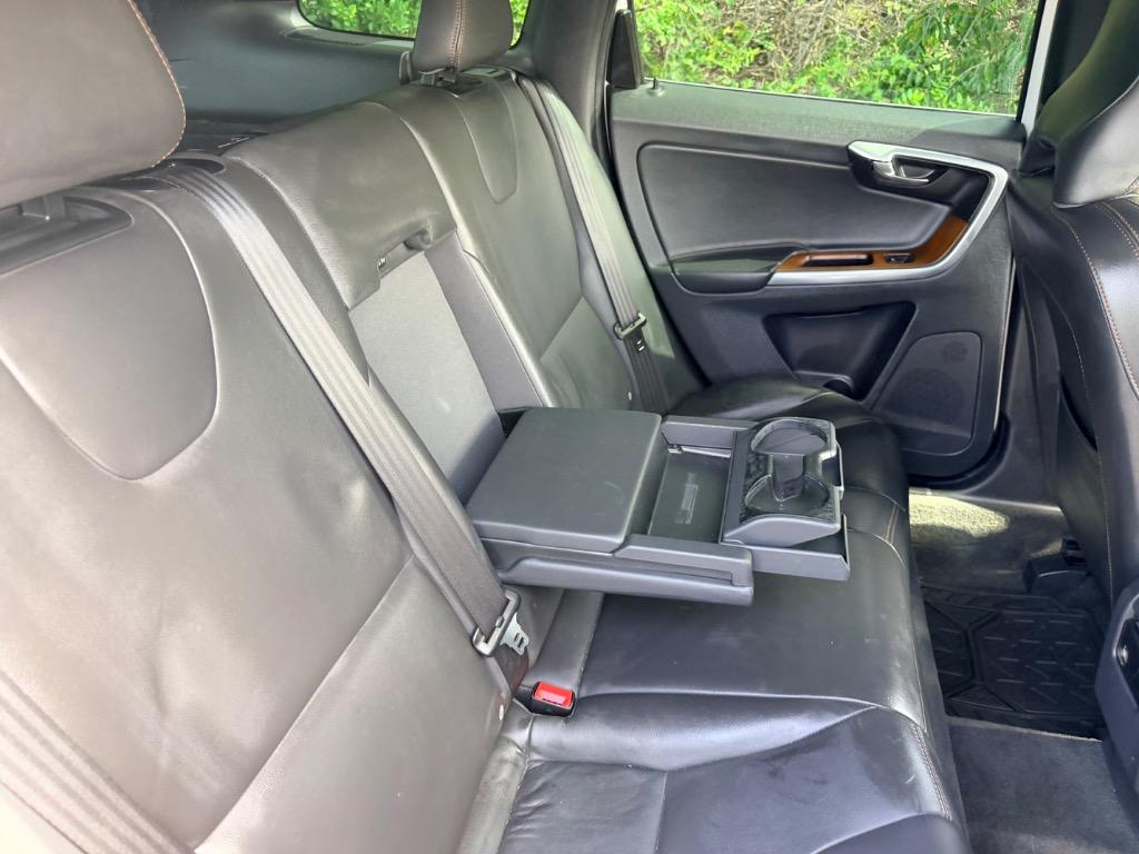 2016 Volvo XC60 - $7,850