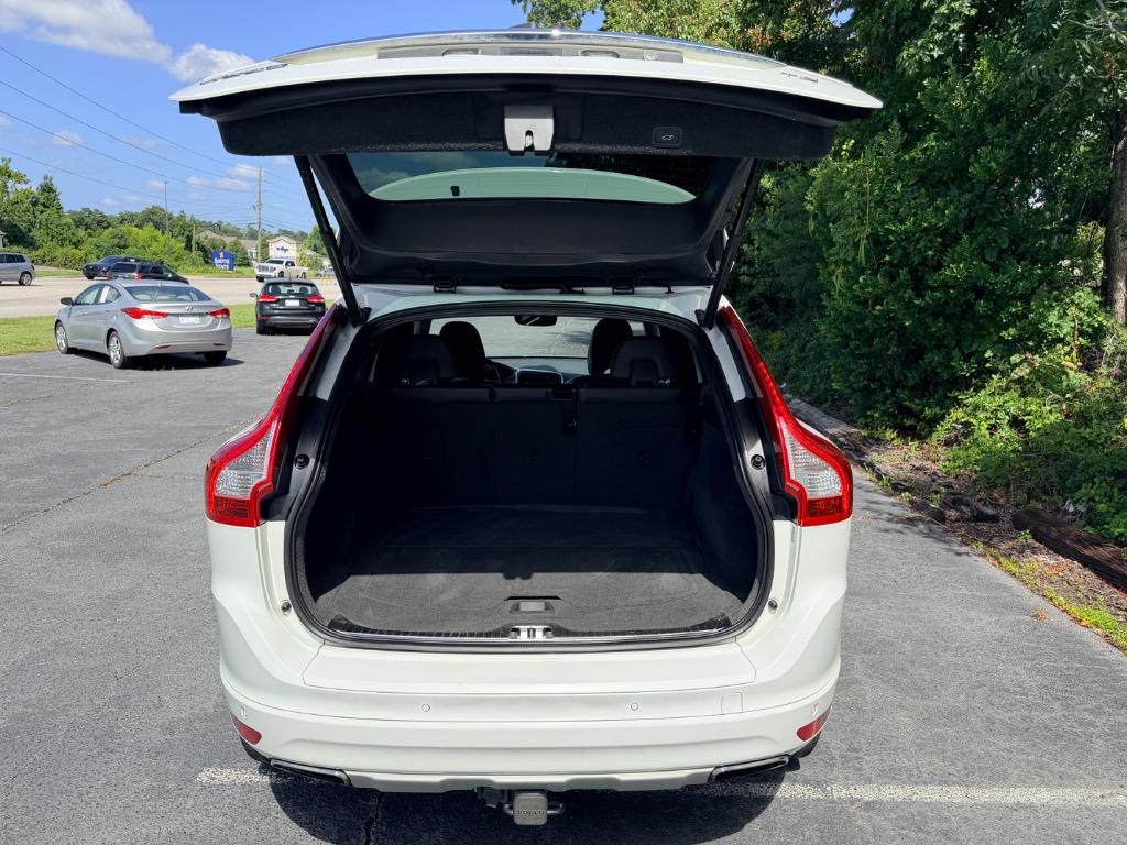 2016 Volvo XC60 - $7,850