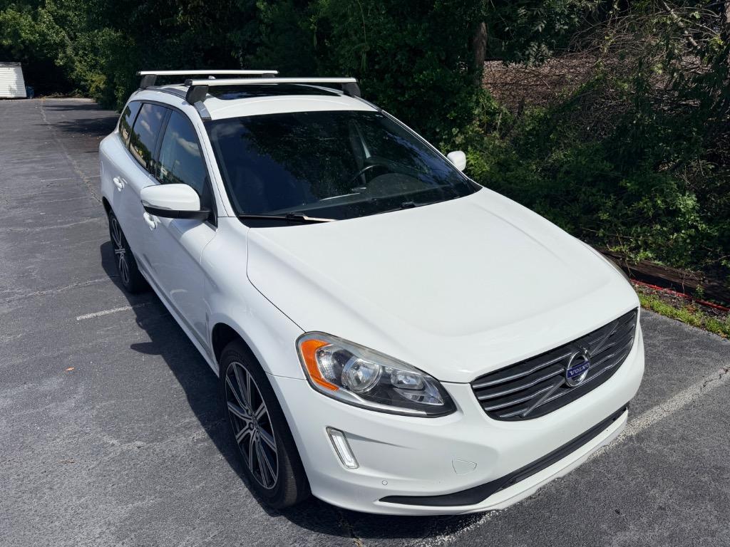 2016 Volvo XC60 - $7,850