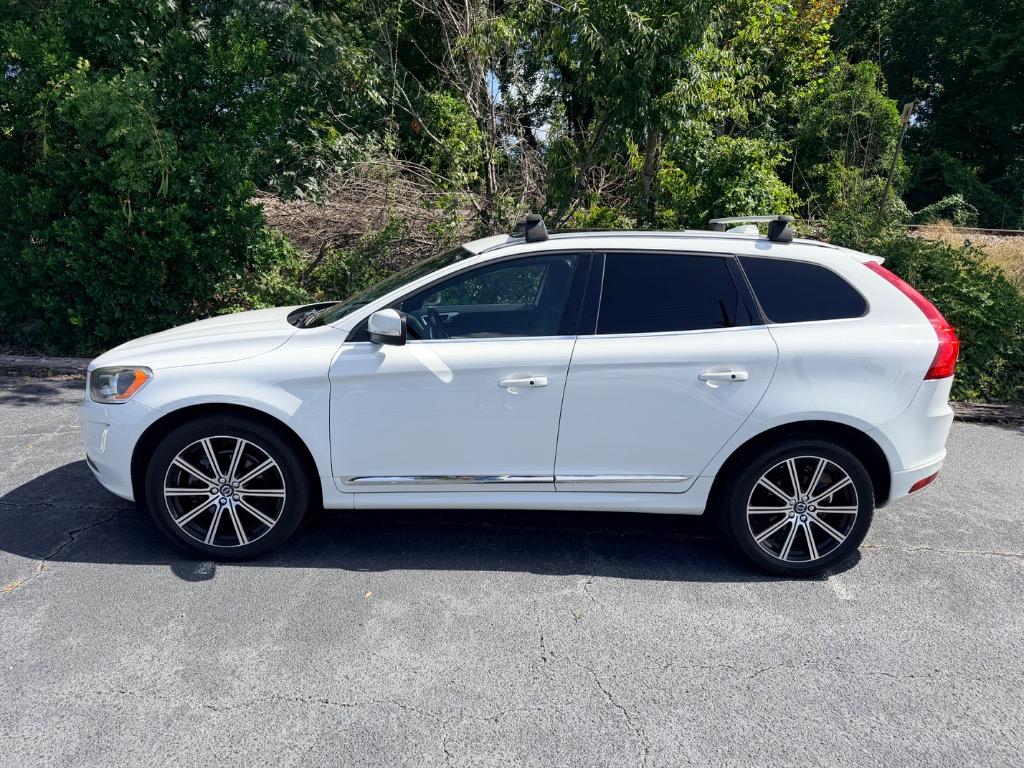 2016 Volvo XC60 - $7,850