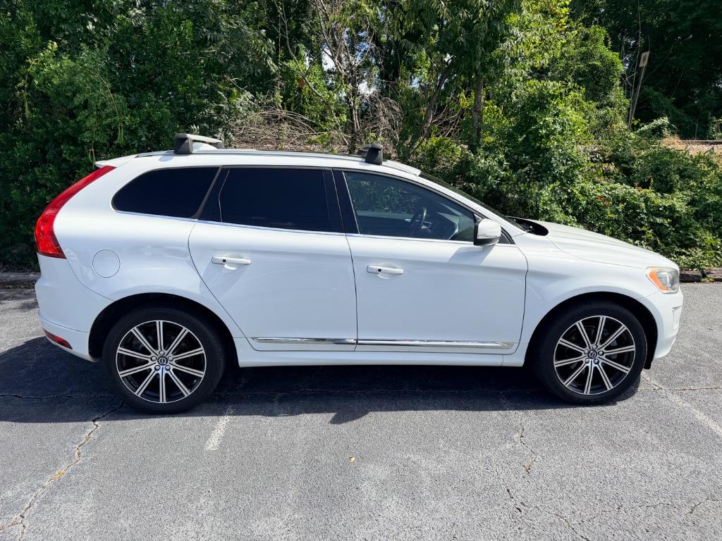 2016 Volvo XC60 - $7,850