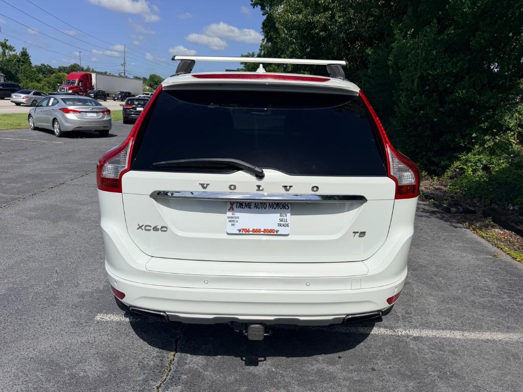 2016 Volvo XC60 - $7,850