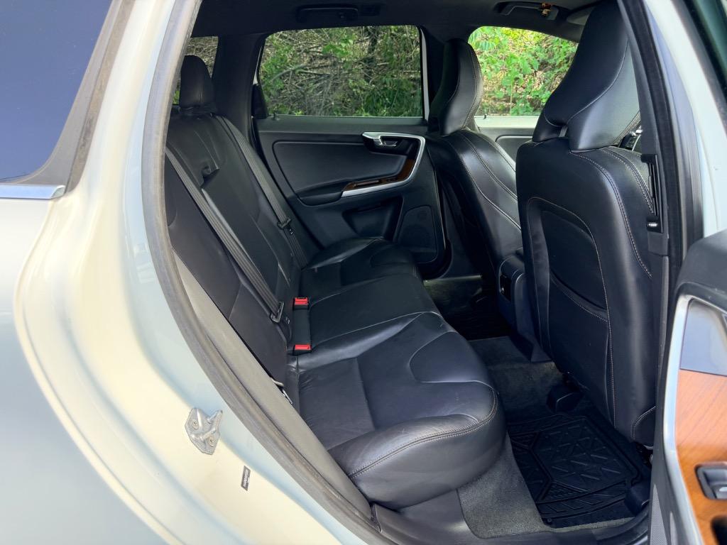 2016 Volvo XC60 - $7,850