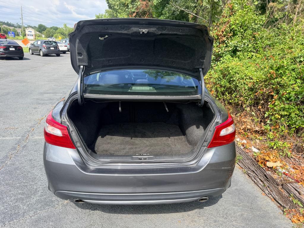 2018 Nissan Altima - $11,950