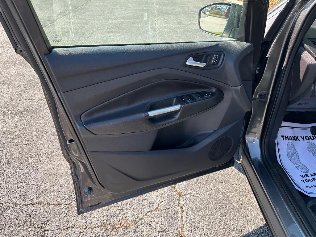 2016 Ford Escape - $9,950