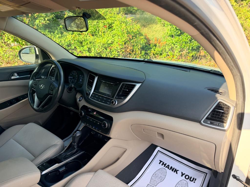 2017 Hyundai Tucson - $11,950